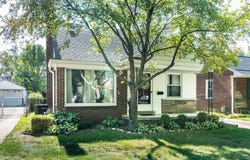 21712 Prestwick Avenue, Harper Woods, MI 48225-2370