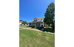 303 W Court St, Lincoln, KS 67455