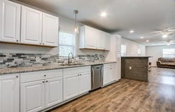 605 N Snyder Avenue, Justin, TX 76247