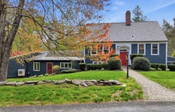 8 Hillside Rd, Southbridge, MA 01550