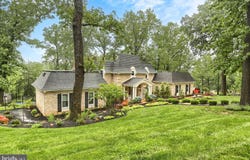 1715 MOUNTAIN VIEW ROAD, HARRISBURG, PA 17110