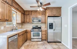 609 Cottonwood ST, Lockhart, TX 78644