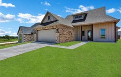 105 Hall Street, Glen Rose, TX 76043
