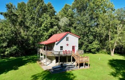 560 S Emerald Isle, Alderson, WV 24910