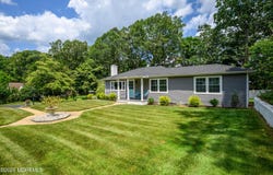 3213 Ridgewood Road, Allenwood, NJ 08720