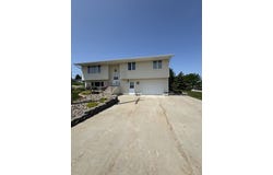 909 Roosevelt St, Winner, SD 57580