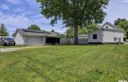 405 N VINE Street, Nokomis, IL 62075