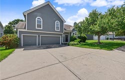 17013 E 43rd Street S, Independence, MO 64055