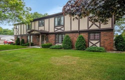 22811 Grove Street, Saint Clair Shores, MI 48080