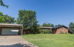 7005 Pleasant Hill Circle, Plainview, TX 79072
