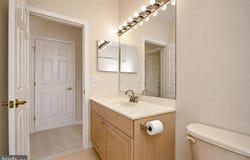 12 KYLE Way, EWING, NJ 08628