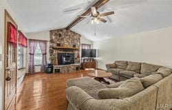 11090 Highway K, Jadwin, MO 65501