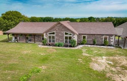 2279  E Decker Drive, Atoka, OK 74525