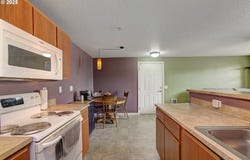 275 SE 162ND AVE, Portland, OR 97233