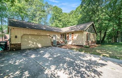 1933 Pinecroft Lane SW, Wyoming, MI 49519