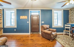36952 CHARLES TOWN PIKE, HILLSBORO, VA 20132