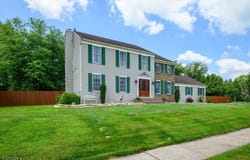 1 Elmendorf Cir, Hillsborough Twp., NJ 08844-4134
