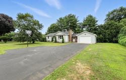 6 Oakridge Cir, Easthampton, MA 01027