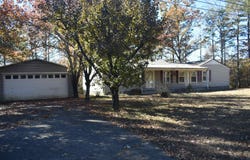 115 FALCON St, Selmer, TN 38375