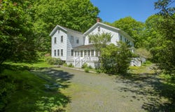 11 Hodge Road, Roxbury, CT 06783
