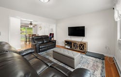 27 Crawford Lane, Groton, CT 06340