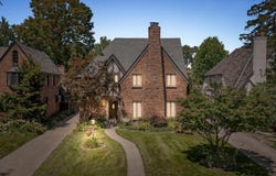 8286 Huntington Road, Huntington Woods, MI 48070