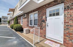 201 N Coolidge Ave, Margate, NJ 08402