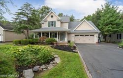 223 Hilliard Boulevard, Manahawkin, NJ 08050