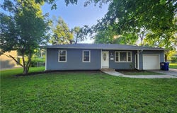 6406 N Walrond Avenue, Gladstone, MO 64119