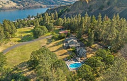 400 CHERRY HILL Dr, Mosier, OR 97040