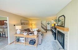 969 Armour Rd, Oconomowoc, WI 53066