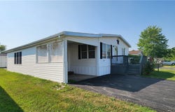 344 Applewood Drive, Lockport Town, NY 14094