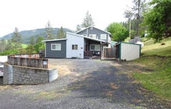 415 W Howard St, Peck, ID 83545
