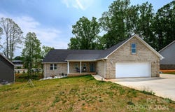 539 N C Avenue, Maiden, NC 28650
