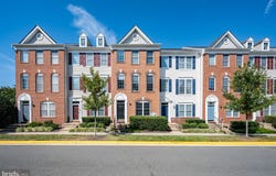 42810 SYKES Terrace, CHANTILLY, VA 20152