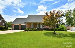 2914 Weatherfield Drive, Lincolnton, NC 28092