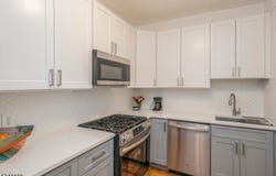 263 10th St apt 4B, Jersey City, NJ 07302-1302