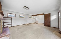 1211 Crestview Drive SE, Cedar Rapids, IA 52403