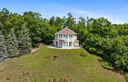 1323 Charlevoix, Boyne City, MI 49712-0000