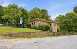 517 W Hickory Street, Neosho, MO 64850