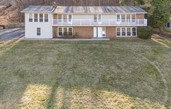 1909 Pelham DR, Roanoke, VA 24018