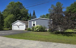 12 Sunset View, Sabattus, ME 04280