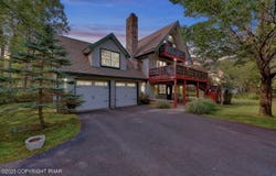 187 Ash Drive, Long Pond, PA 18334