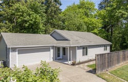 865 SE ROBERTS CT, McMinnville, OR 97128