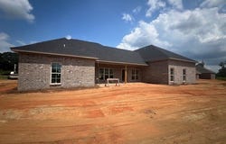 33 M D Thompson Rd, Moselle, MS 39459