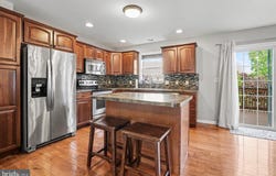 156 MAPLETON Boulevard, HARRISBURG, PA 17112