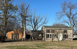 238 Karr, Flora, IL 62839