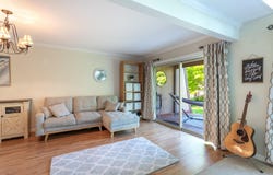 1937 Bechelli Lane, Redding, CA 96002