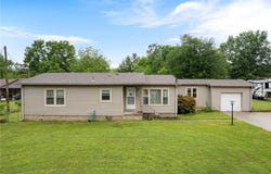 605 6Th  ST, Barling, AR 72923