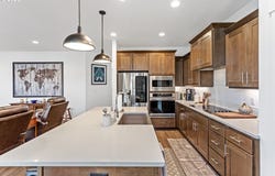 899 NE TRILLIUM Dr, Estacada, OR 97023